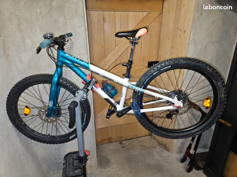 Used Commencal Commencal Ramones 24 Upgradé 2021 Mountainbike, White — image 2 of 13