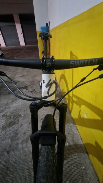 Used Specialized Epic 8 EVO Pro - SRAM X0 AXS, FOX Factory 2024 2024 Mountainbike, White, 29 — image 6 of 15