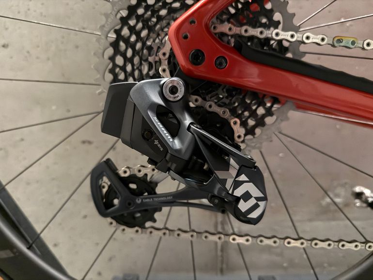 Used Specialized Diverge Pro Carbon 2021 2021 Road & Gravel, Red — image 4 of 8