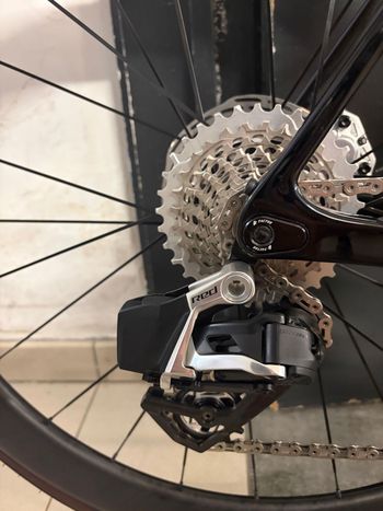 Used Factor O2 VAM - SRAM Red w/ Power Meter 2026 2026 Road & Gravel — image 3 of 3