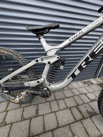 Used Trek Session 9 X01 2025 2025 Mountainbike, Light Gray, 29 — image 3 of 8