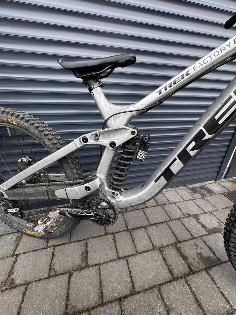 Used Trek Session 9 X01 2025 2025 Mountainbike, Light Gray, 29 — image 3 of 8