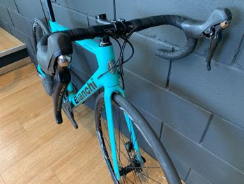 Used Bianchi Sprint Disc Ultegra 2021 2021 Road & Gravel, Green — image 7 of 9