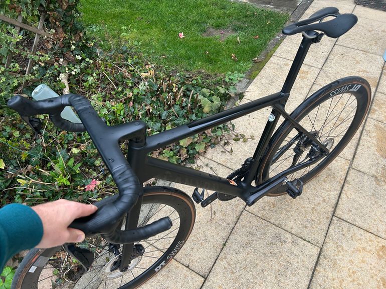 Used Canyon Ultimate CF SLX 8 Di2 2023 2023 Road & Gravel, Schwarz — image 2 of 7