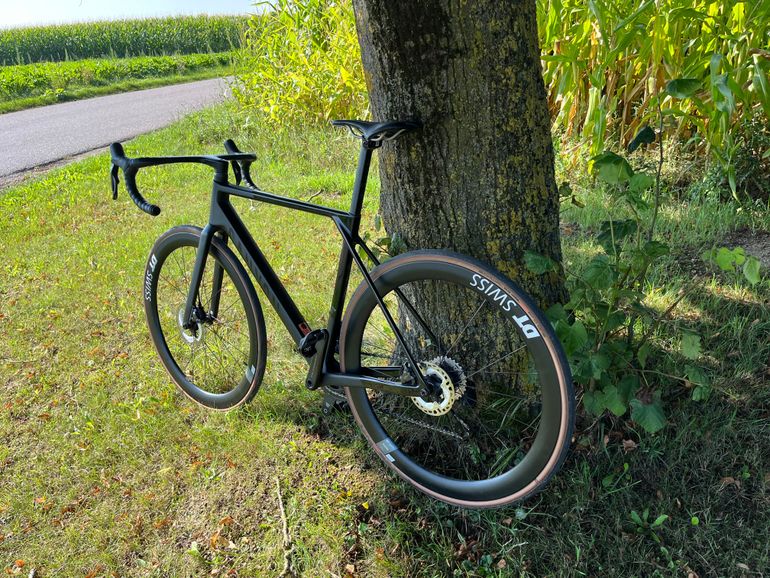Used Canyon Ultimate CF SLX 8 Di2 2023 2023 Road & Gravel, Schwarz — image 6 of 7