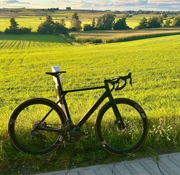 Used Canyon Ultimate CF SLX 8 Di2 2023 2023 Road & Gravel, Schwarz — image 4 of 7