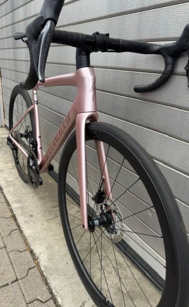 Used Specialized Tarmac SL8 Expert 2025 2025 Road & Gravel, Red — image 2 of 4