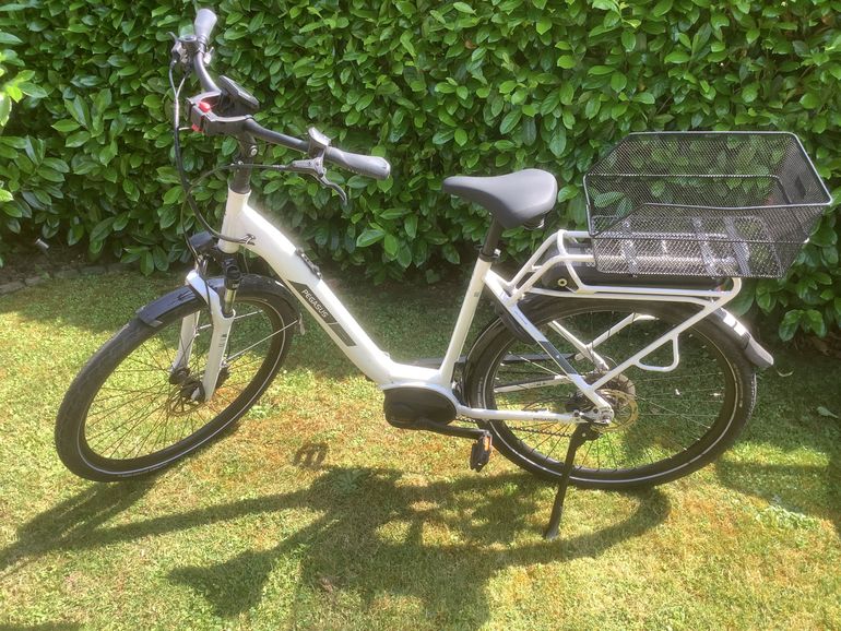 Used Pegasus Solero E9 2022 Urban, Weiß — image 1 of 4