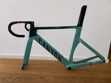 Brugt Canyon Aeroad CF SLX 8 Disc Di2 2022 Frameset 2022 Road & Gravel — billede 2 af 14