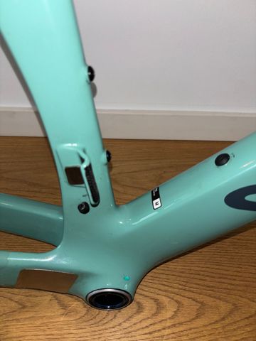 Brugt Canyon Aeroad CF SLX 8 Disc Di2 2022 Frameset 2022 Road & Gravel — billede 10 af 14