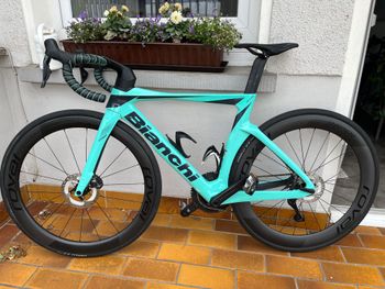 Used Bianchi Oltre Comp Ultegra Di2 2024 2024 Road & Gravel, Blau — image 7 of 10
