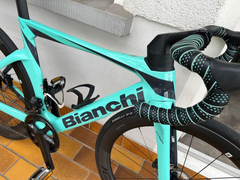 Used Bianchi Oltre Comp Ultegra Di2 2024 2024 Road & Gravel, Blau — image 6 of 10