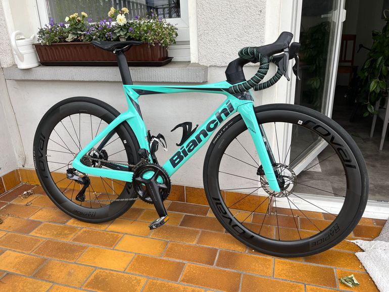 Used Bianchi Oltre Comp Ultegra Di2 2024 2024 Road & Gravel, Blau — image 2 of 10