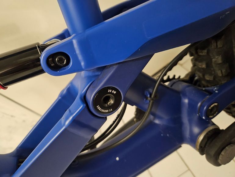Used YT Industries Capra Base AL 29 2021 2021 Mountainbike, Blue, 29 — image 10 of 11