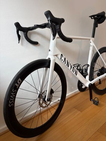 Used Canyon Ultimate CF 7 Di2 AERO 2026 2026 Road & Gravel, White — image 3 of 9