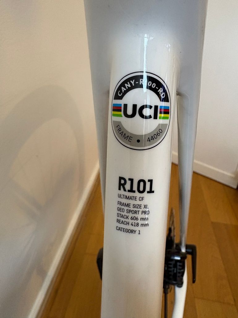 Used Canyon Ultimate CF 7 Di2 AERO 2026 2026 Road & Gravel, White — image 5 of 9