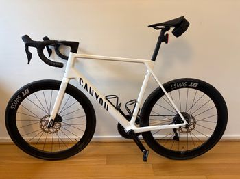 Used Canyon Ultimate CF 7 Di2 AERO 2026 2026 Road & Gravel, White — image 2 of 9