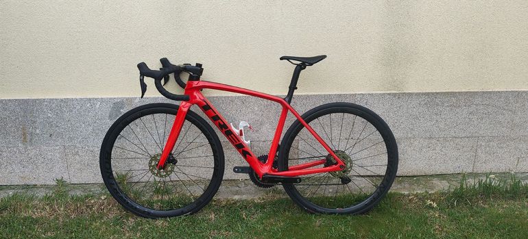 Used Trek Émonda SL 7 2023 2023 Road & Gravel, Red — image 9 of 11