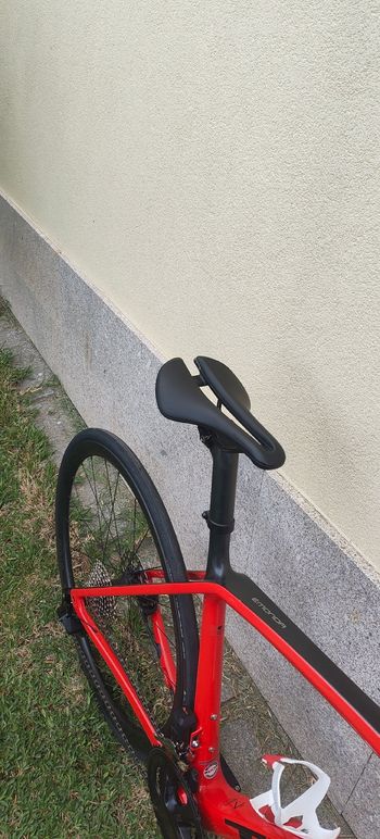 Used Trek Émonda SL 7 2023 2023 Road & Gravel, Red — image 8 of 11