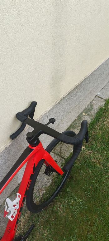 Used Trek Émonda SL 7 2023 2023 Road & Gravel, Red — image 7 of 11