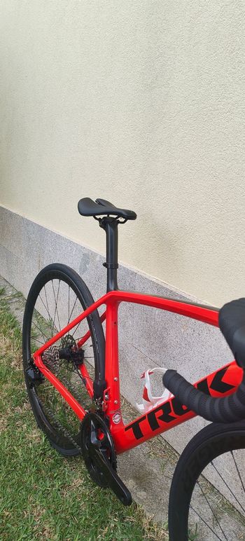 Used Trek Émonda SL 7 2023 2023 Road & Gravel, Red — image 5 of 11