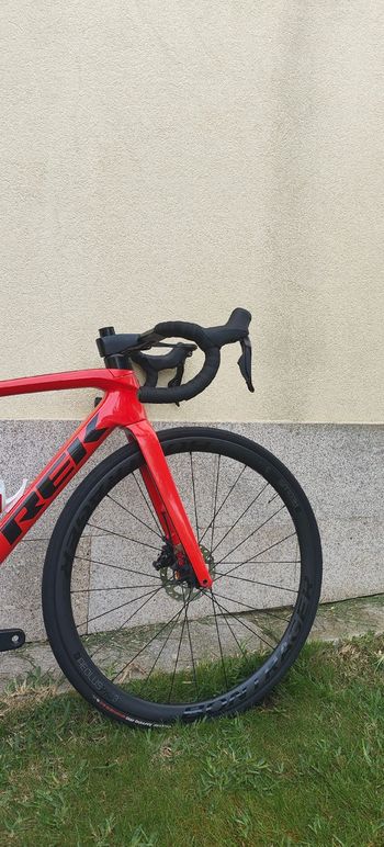 Used Trek Émonda SL 7 2023 2023 Road & Gravel, Red — image 3 of 11