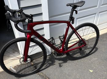 Used Trek Émonda SL 6 eTap 2022 2022 Road & Gravel, Red — image 3 of 9
