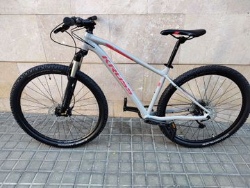 Used Kross Level Shimano Deore 2023 Mountainbike, Light Gray, 29 — image 8 of 10