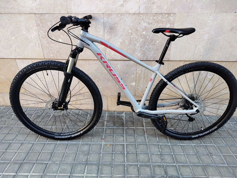 Used Kross Level Shimano Deore 2023 Mountainbike, Light Gray, 29 — image 8 of 10