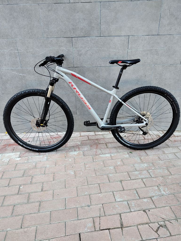 Used Kross LEVEL 4.0 2022 2022 Mountainbike — image 1 of 9