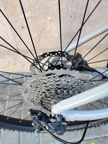 Used Kross Level Shimano Deore 2023 Mountainbike, Light Gray, 29 — image 6 of 10