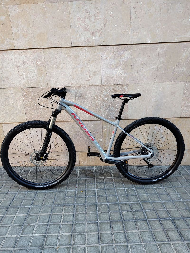 Used Kross Level Shimano Deore 2023 Mountainbike, Light Gray, 29 — image 2 of 10