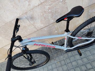 Used Kross Level Shimano Deore 2023 Mountainbike, Light Gray, 29 — image 9 of 10