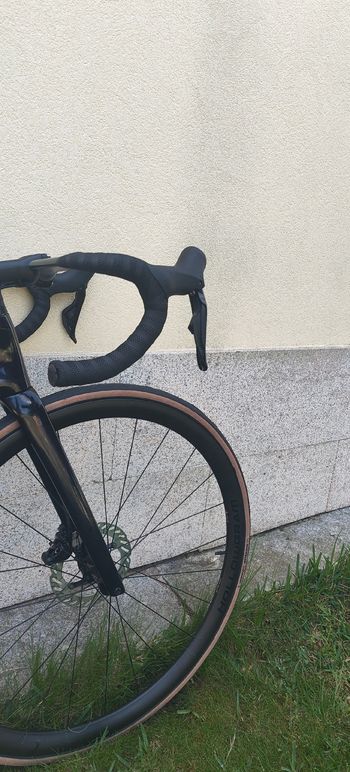Used Specialized Tarmac SL7 Pro - SRAM Force eTap AXS 2023 2023 Road & Gravel — image 3 of 9