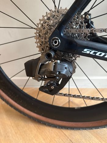 Used Scott Addict SRAM Rival eTap AXS 2025 Road & Gravel, Black — image 3 of 4