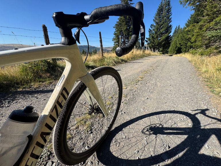 Used Specialized Roubaix SL8 Comp - Shimano 105 Di2 2025 2025 Road & Gravel — image 3 of 4