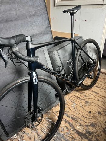 Used Scott Addict 20 disc 2021 2021 Road & Gravel — image 2 of 6