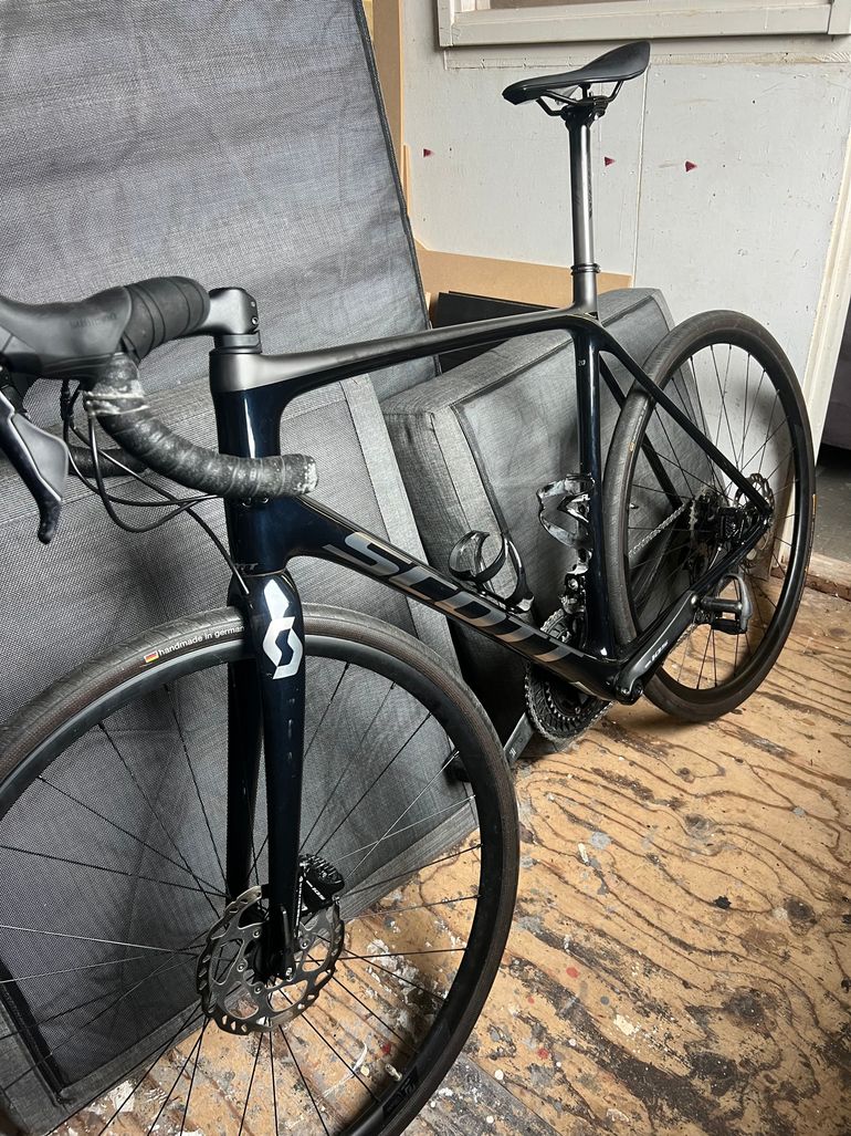 Used Scott Addict 20 disc 2021 2021 Road & Gravel — image 2 of 6