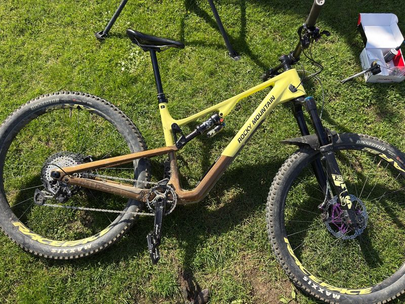 Rocky Mountain Instinct C70 Shimano 2024 2024 Mountainbike usato, Arancione — immagine 5 di 6