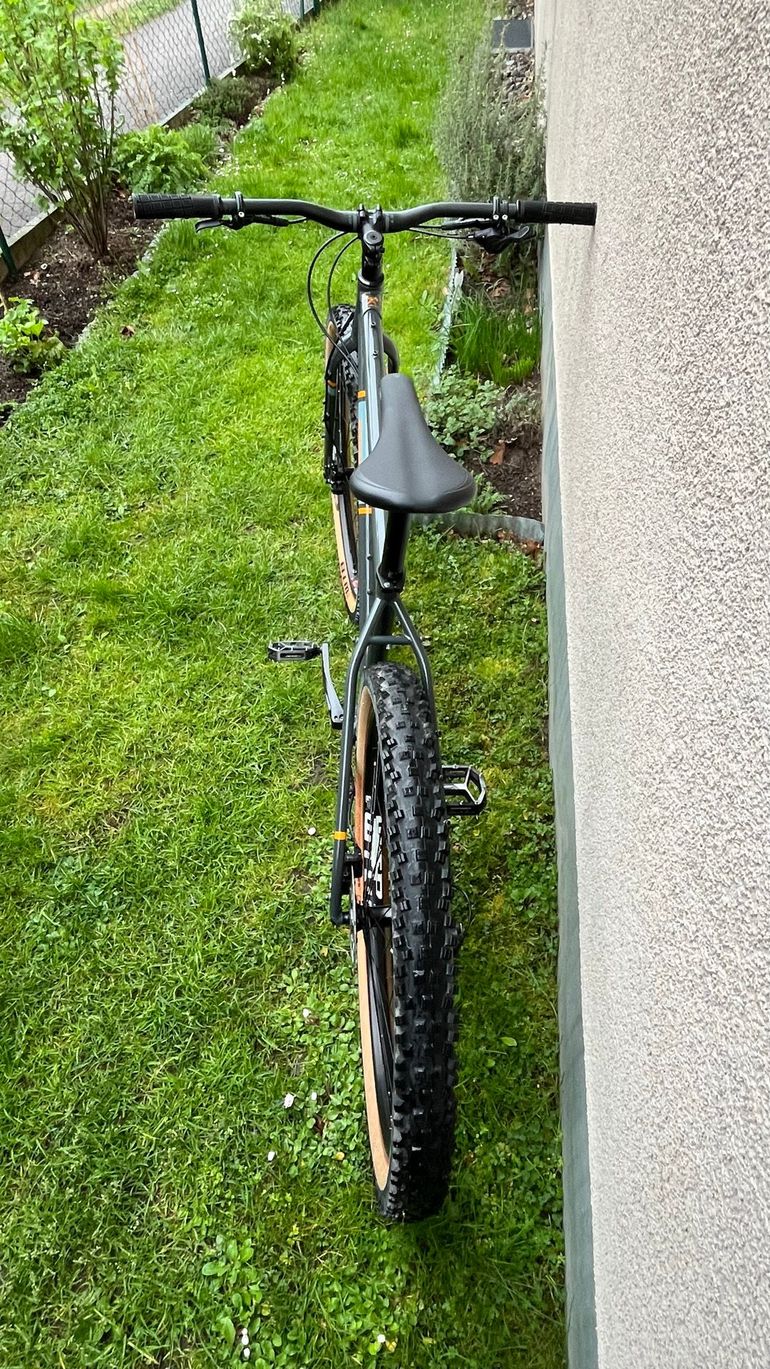 Used Breezer Thunder 2022 2022 Mountainbike, Gris claro — image 16 of 19