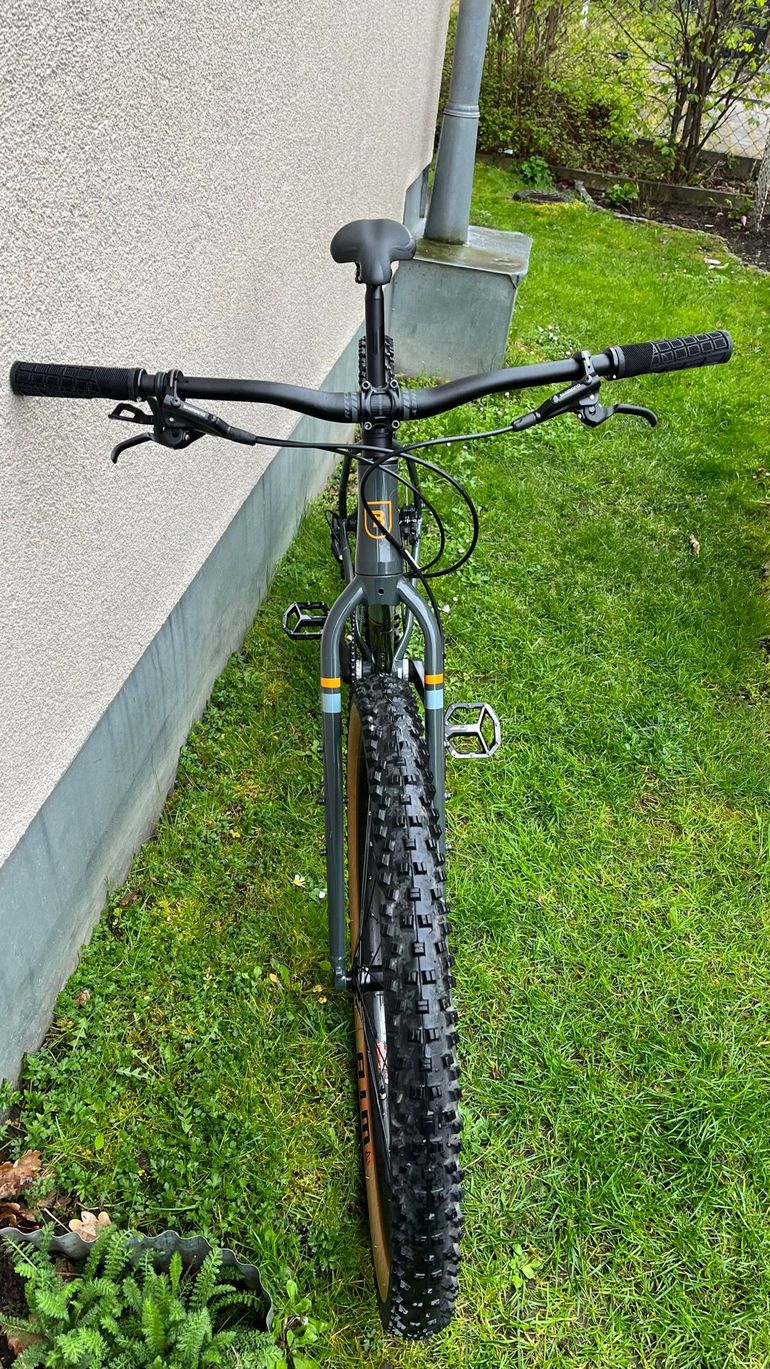 Used Breezer Thunder 2022 2022 Mountainbike, Gris claro — image 9 of 19