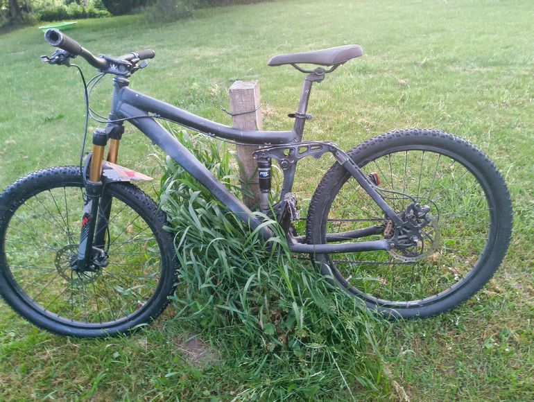 Used Markenlos Markenlos Custom Shimano Altus 2014 Mountainbike, Negro — image 1 of 11