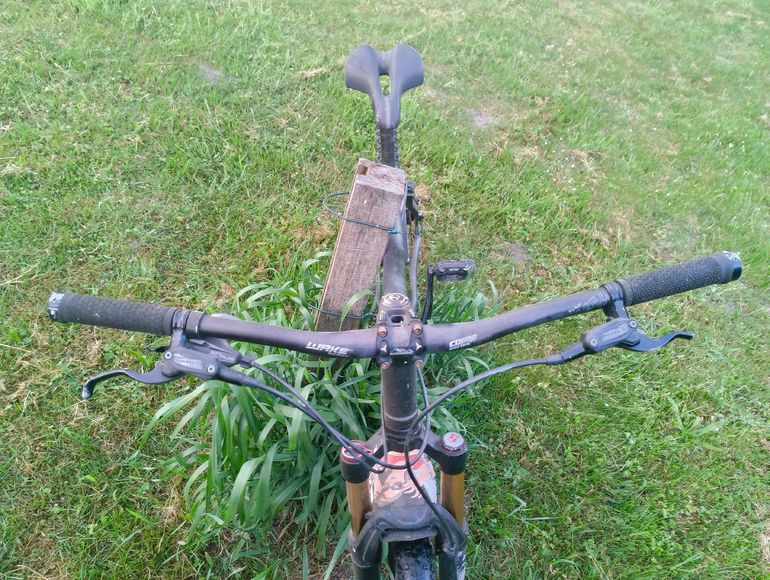 Used Markenlos Markenlos Custom Shimano Altus 2014 Mountainbike, Negro — image 2 of 11