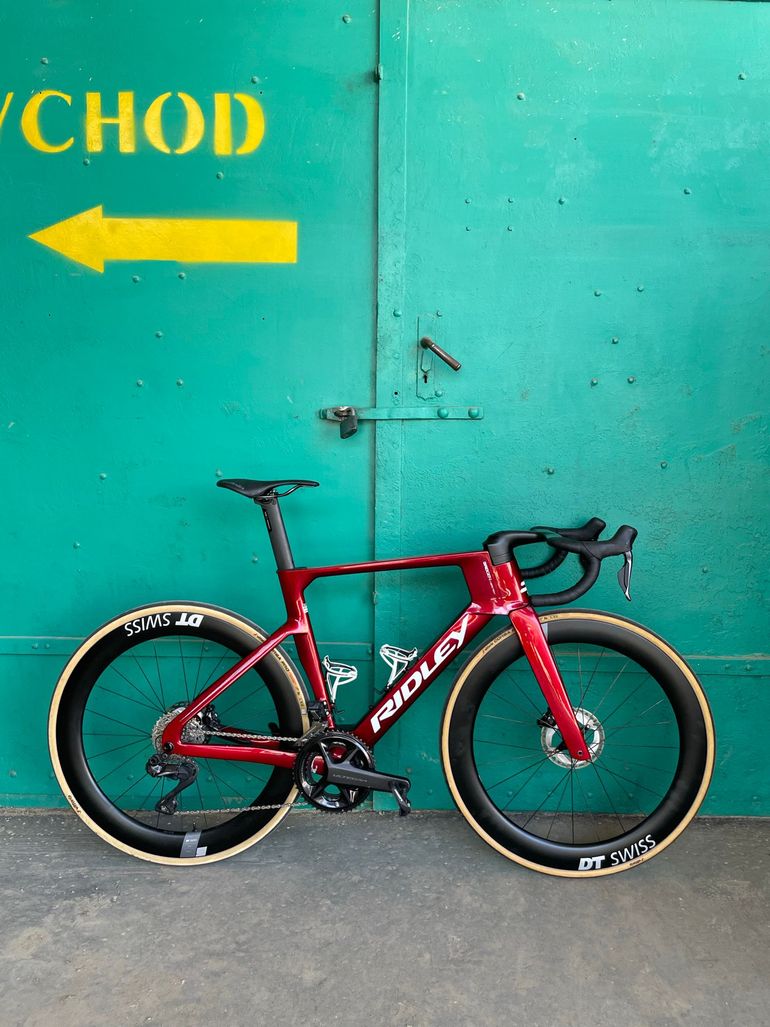 Used Ridley Noah Fast 3.0 - Shimano Ultegra DI2 2x12sp 2025 2025 Road & Gravel, Red — image 2 of 8