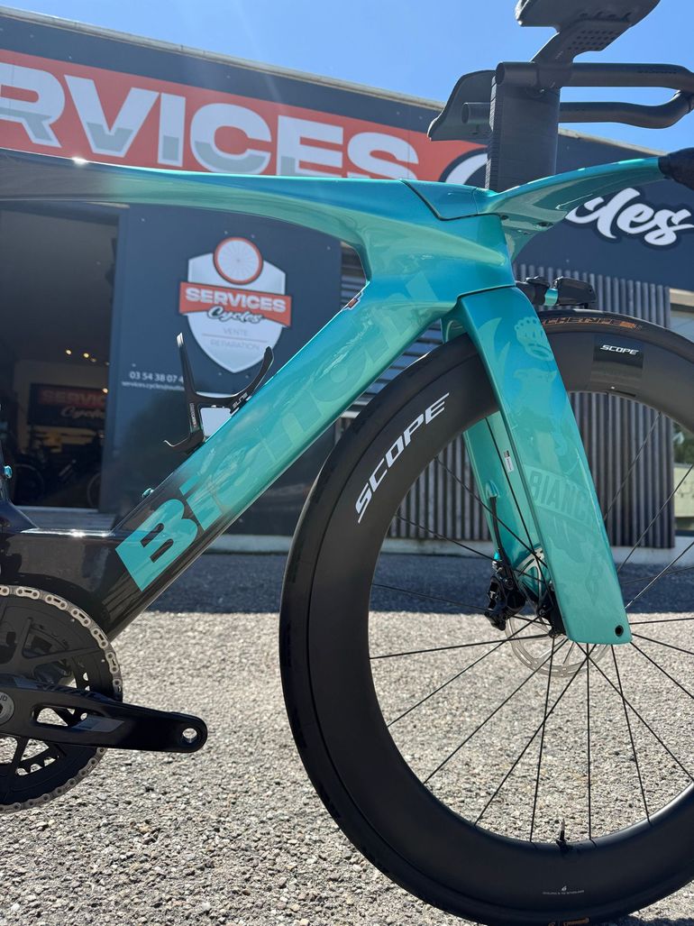 Used Bianchi Aquila RC Rival Etap AXS E1 2026 2026 Road & Gravel, Green — image 2 of 4