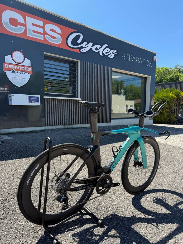 Used Bianchi Aquila RC Rival Etap AXS E1 2026 2026 Road & Gravel, Green — image 4 of 4