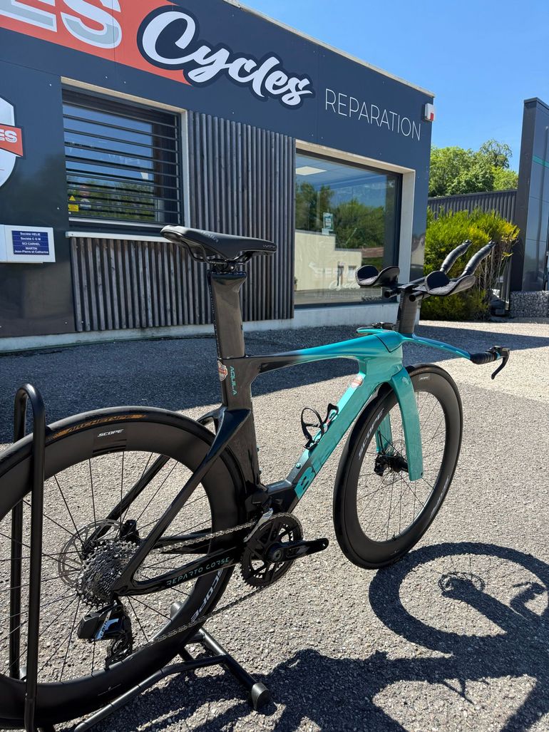 Used Bianchi Aquila RC Rival Etap AXS E1 2026 2026 Road & Gravel, Green — image 3 of 4