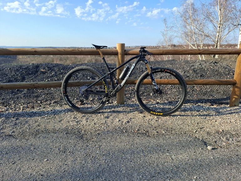 Used Megamo TRACK AXS RACE LTD 2022 2022 Mountainbike, Black — image 1 of 3