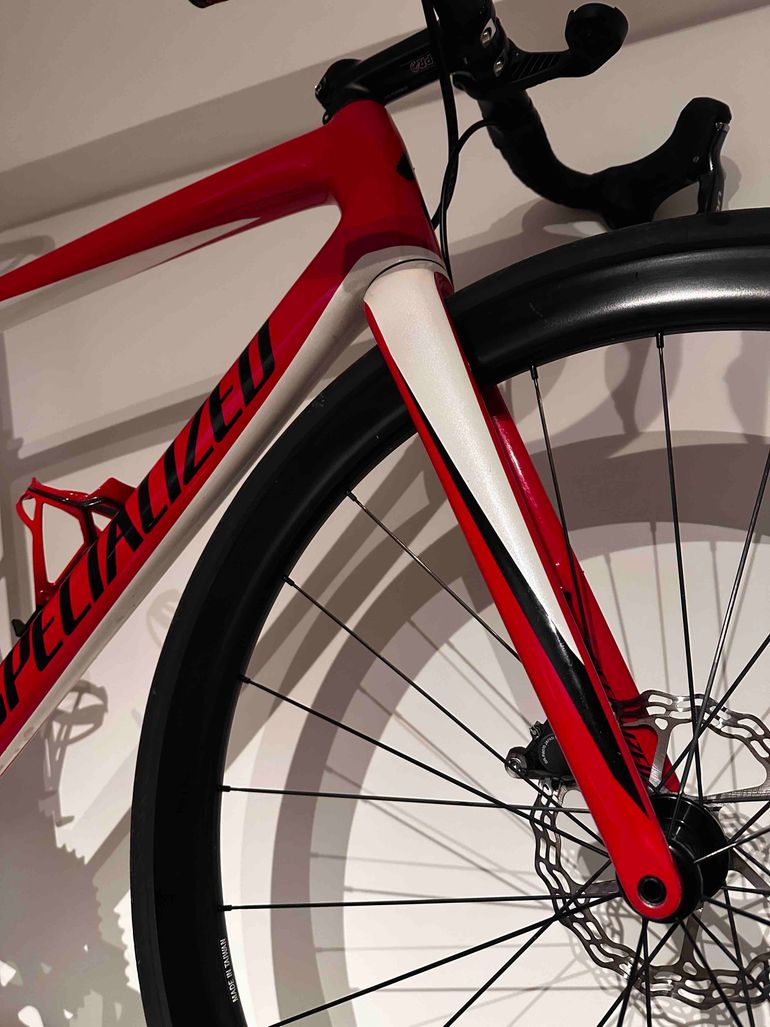 Used Specialized Tarmac SL6 Disc Comp - Ultegra Di2 2020 2020 Road & Gravel — image 4 of 7