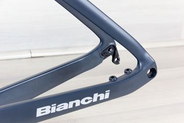 Used Bianchi OLTRE RC 2024 Road & Gravel, Light Gray — image 8 of 10